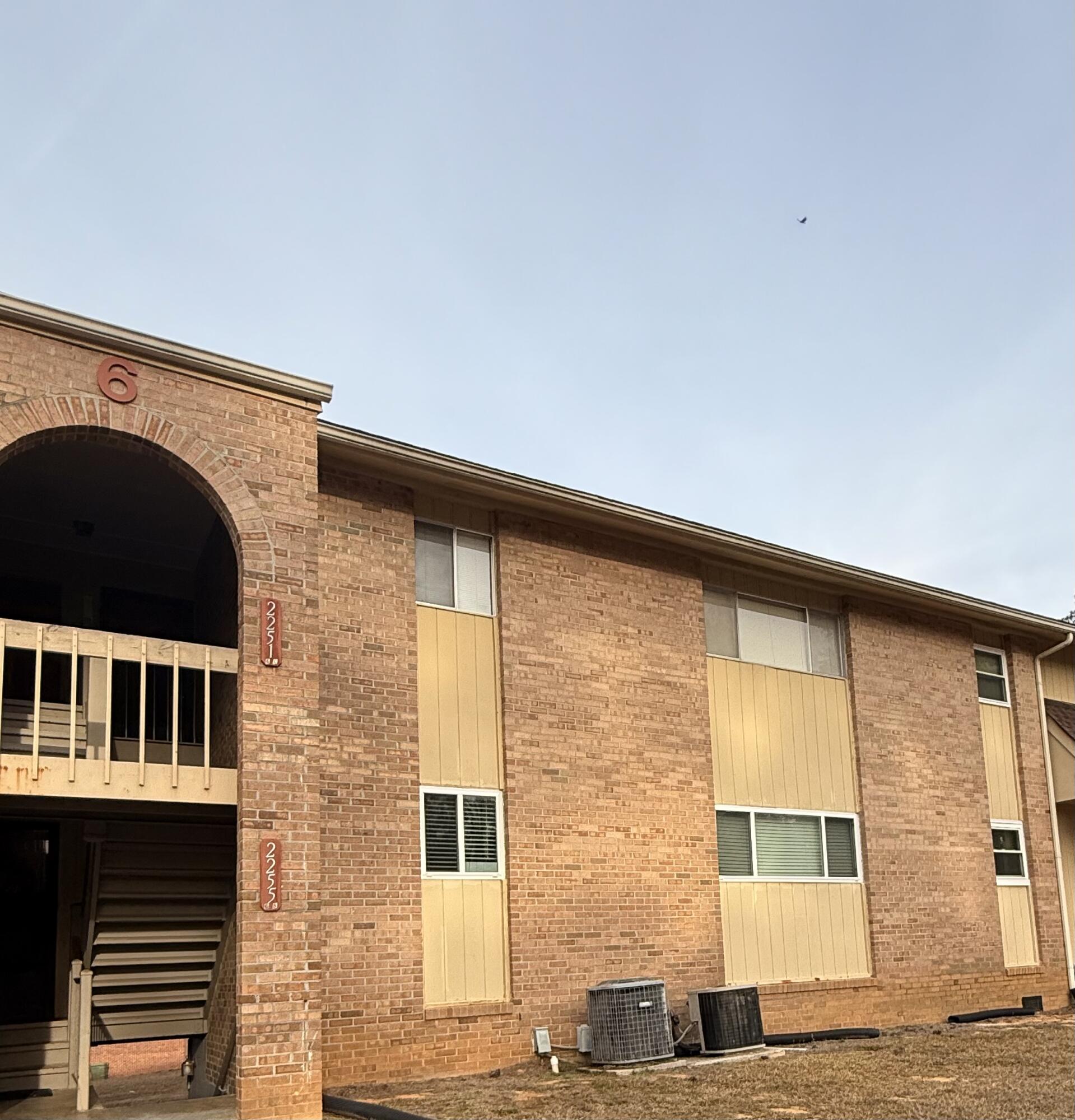 2251 Hillcrest Avenue 6c