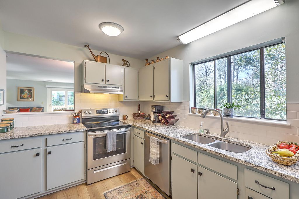 Photo of 1151 Shadow Lake Circle #L, Mount Pleasant, SC 29464 (MLS # 26009821)