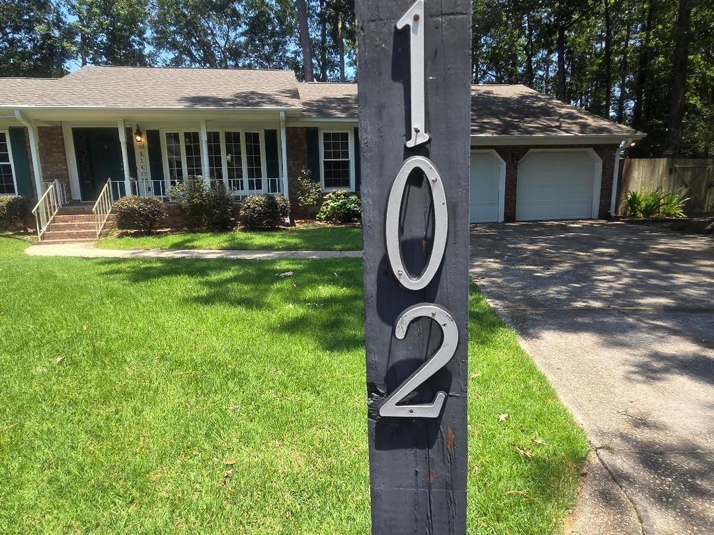 Photo of 102 Wessex Terrace, Summerville, SC 29485 (MLS # 26007167)