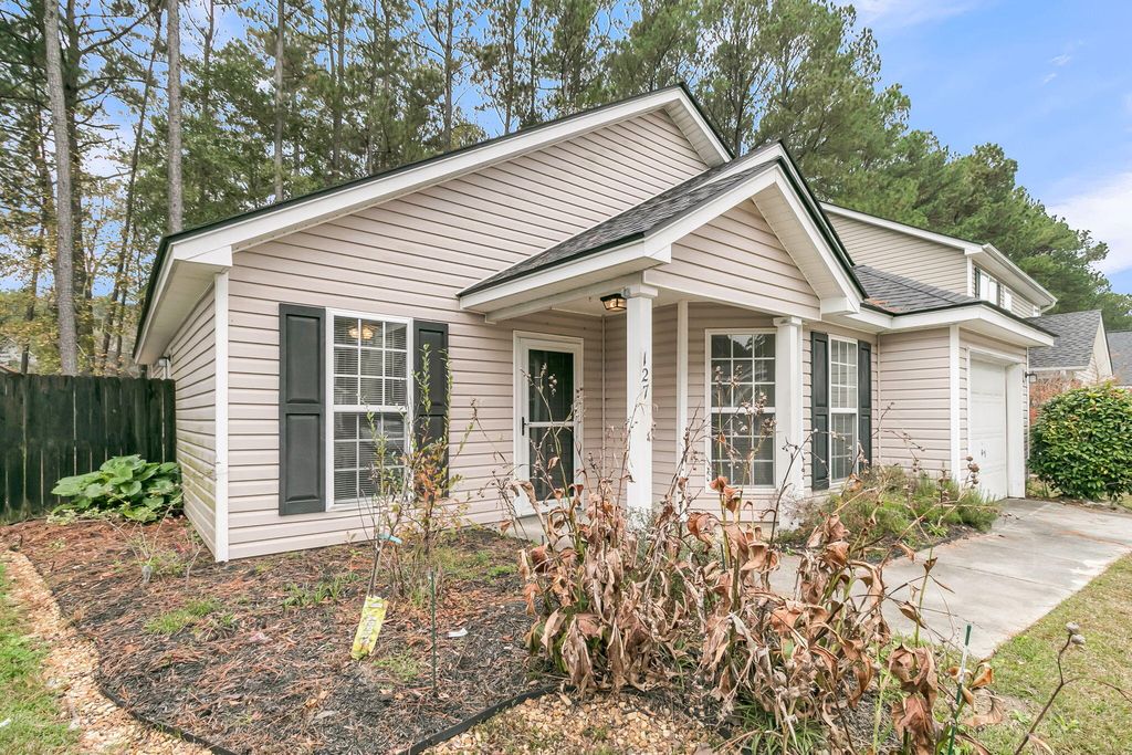 Photo of 127 Trickle Drive, Summerville, SC 29483 (MLS # 25031950)