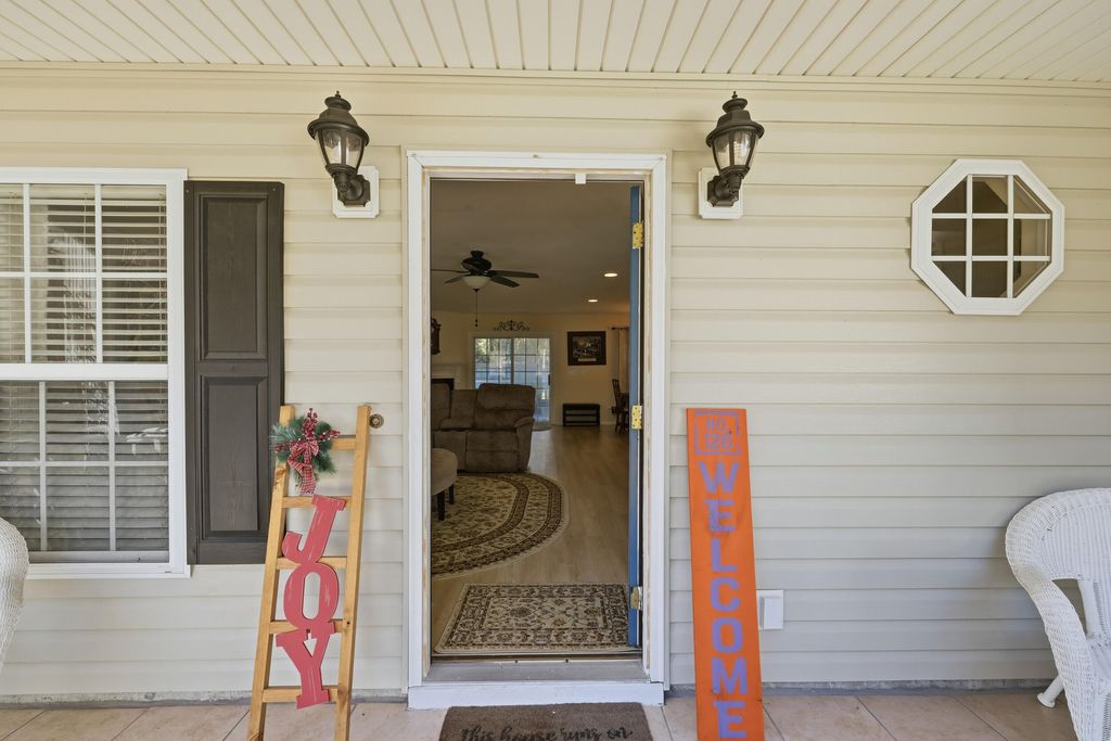 Photo of 126 Oak Drive, Summerville, SC 29483 (MLS # 25032313)