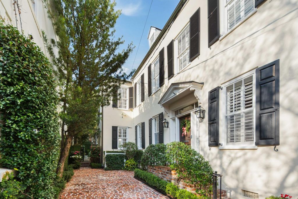 Photo of 32 Wentworth Street, Charleston, SC 29401 (MLS # 25031083)