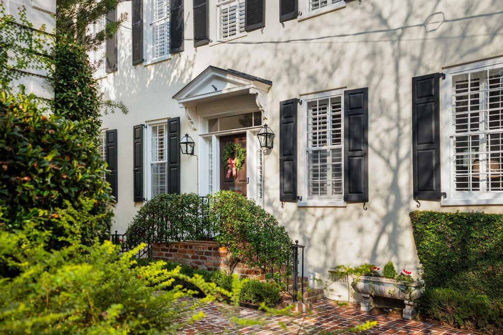 Photo of 32 Wentworth Street, Charleston, SC 29401 (MLS # 25031083)