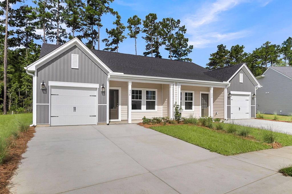 Photo of 936 Dusk Drive, Summerville, SC 29486 (MLS # 25023912)