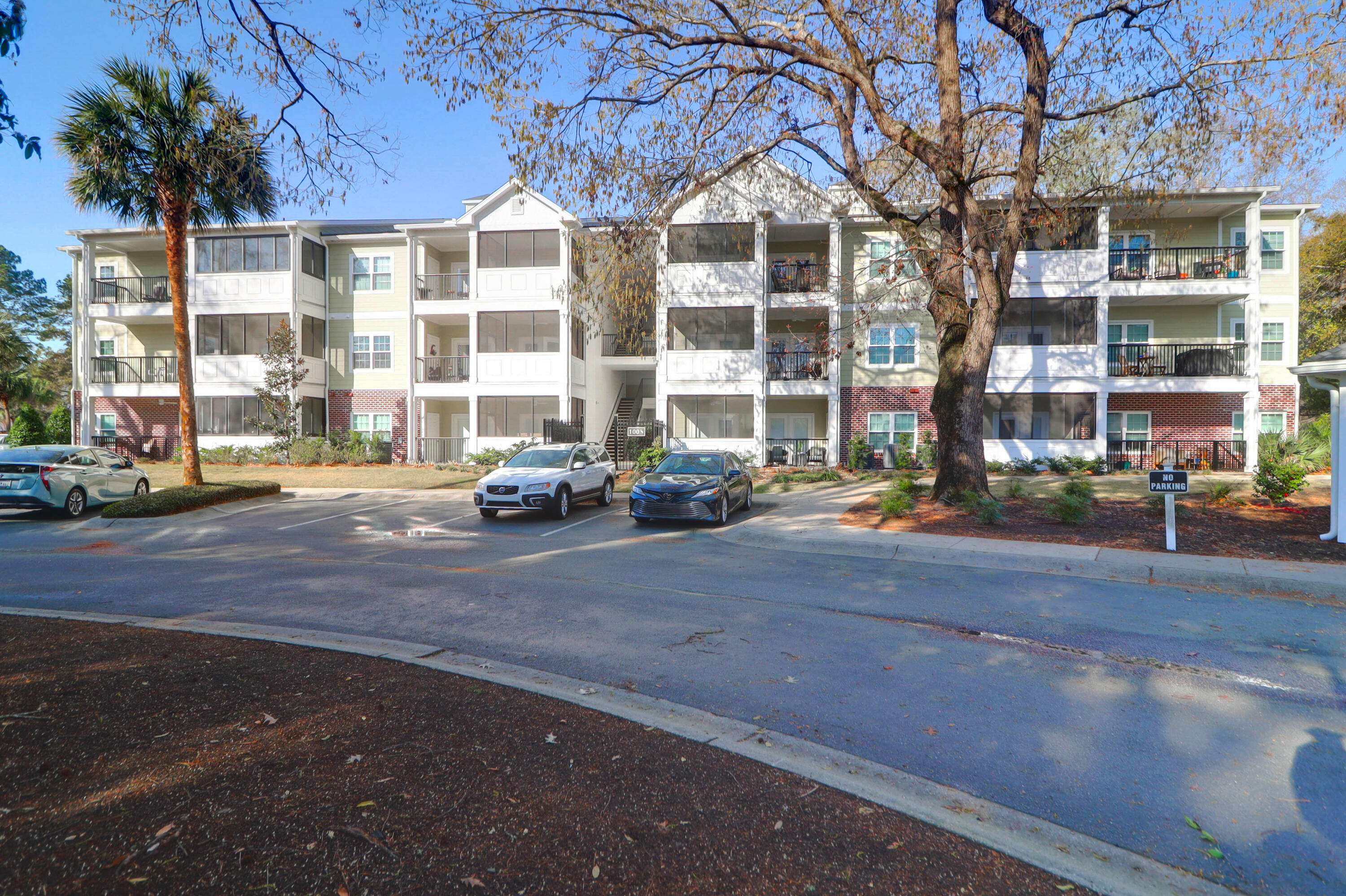 1025 Riverland Woods Place 116