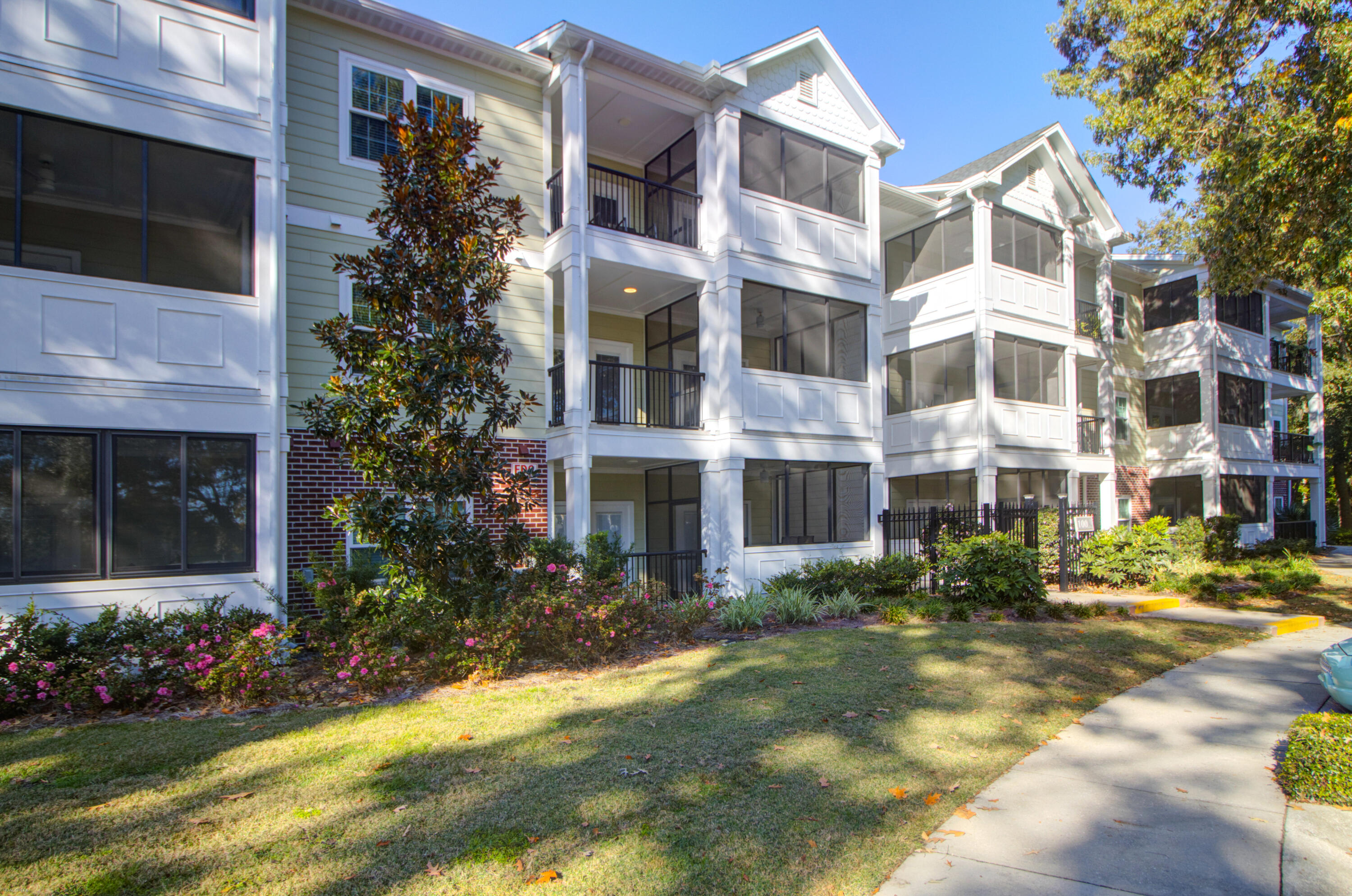 1025 Riverland Woods Place 116