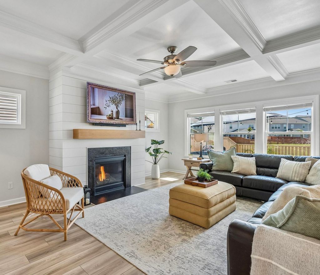 Photo of 407 Rowley Lane, Summerville, SC 29486 (MLS # 26008973)