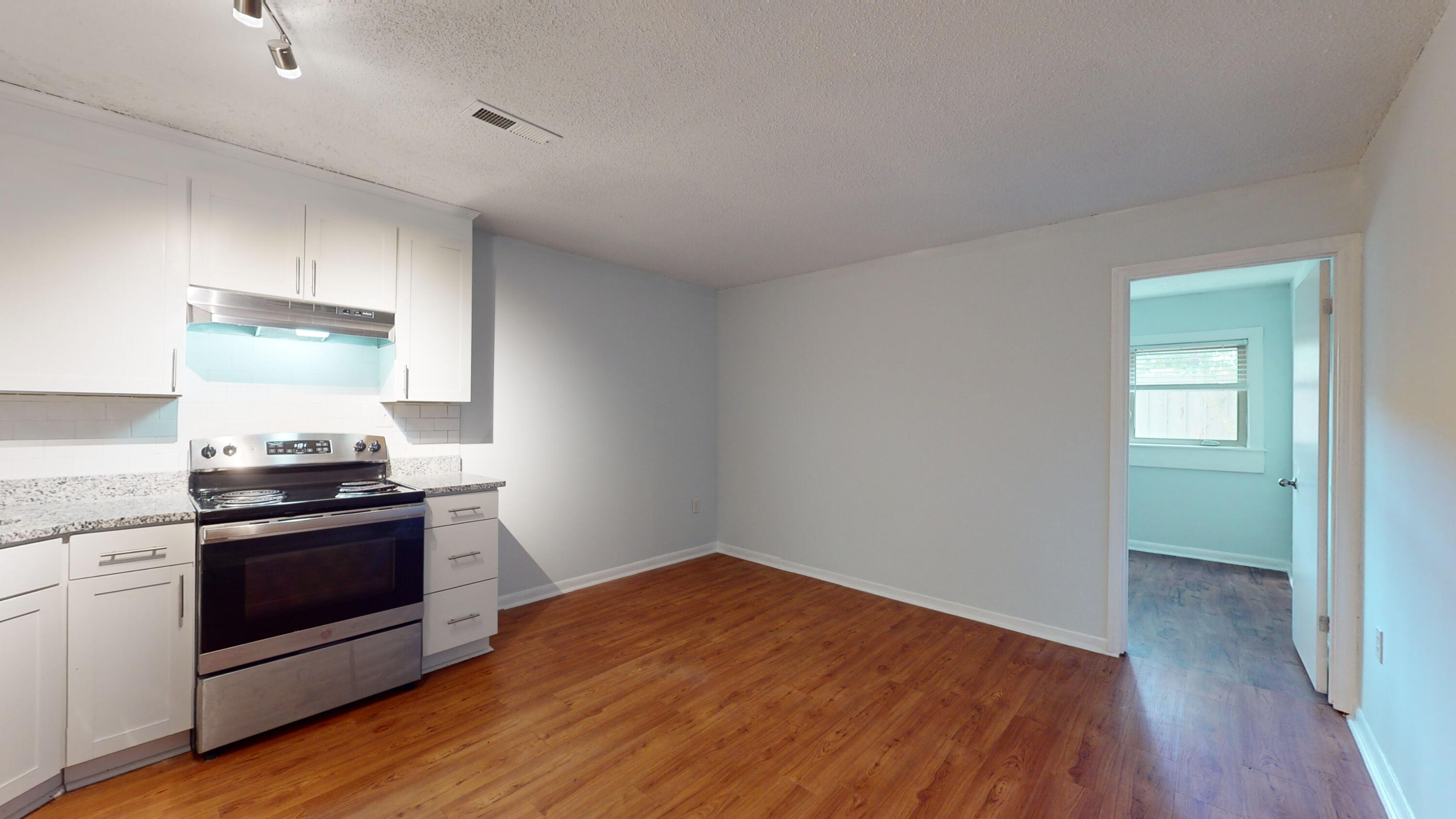 40 Bee Street 111
