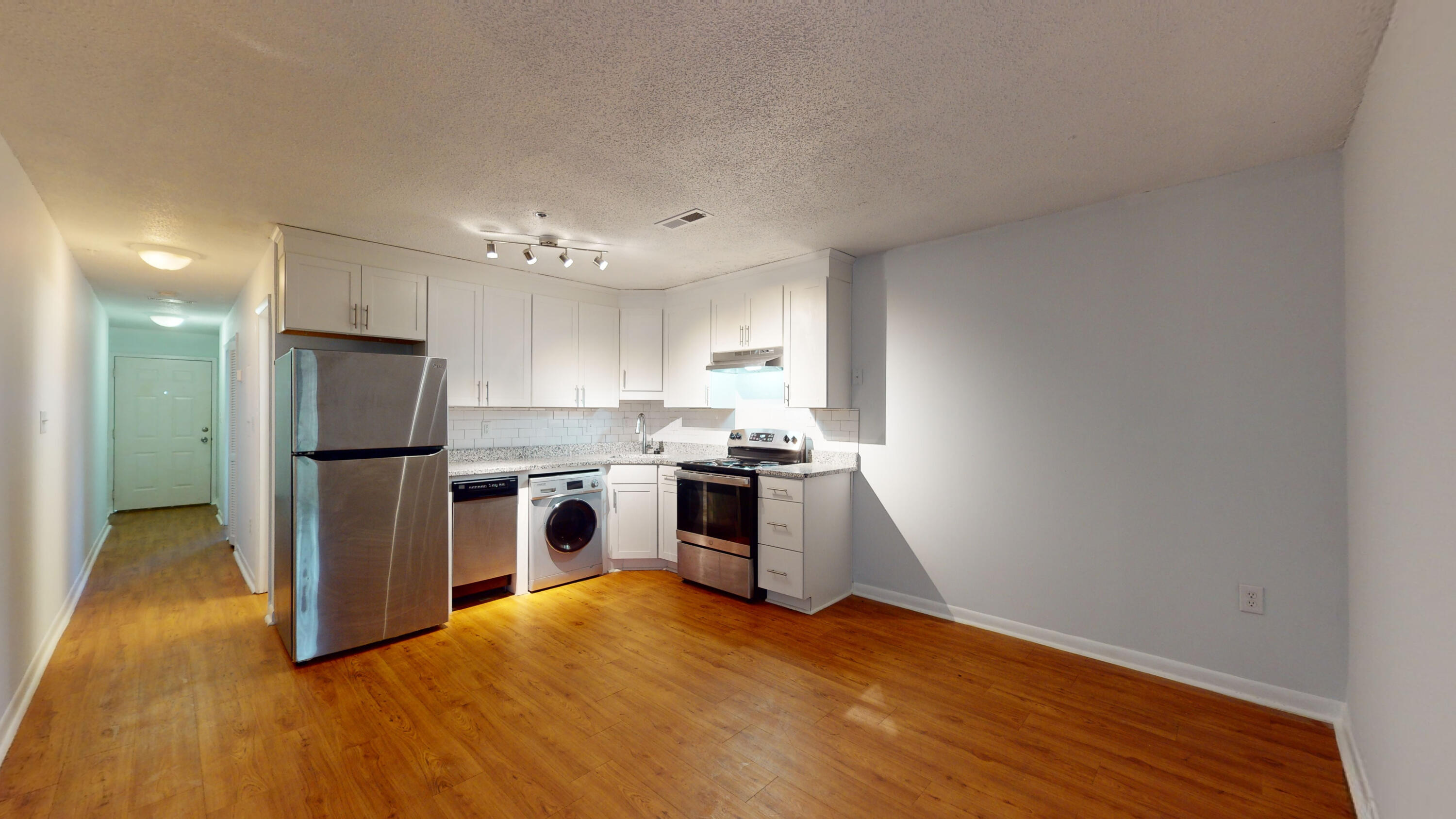 40 Bee Street 111