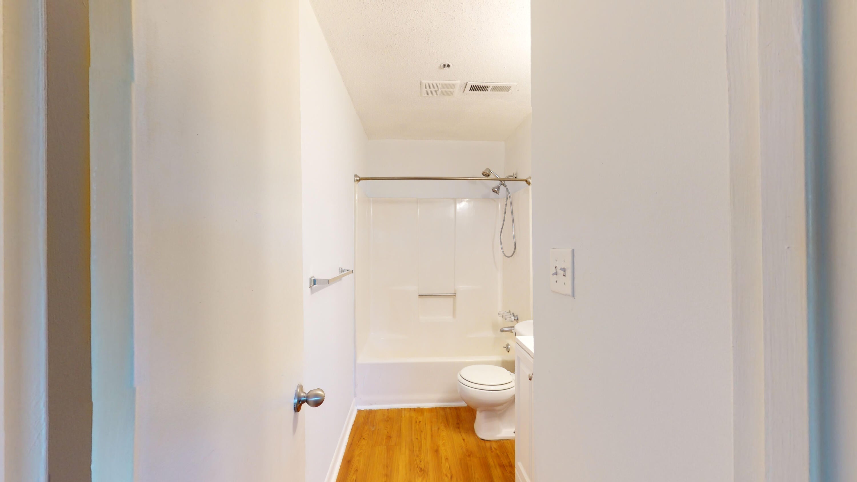 40 Bee Street 111