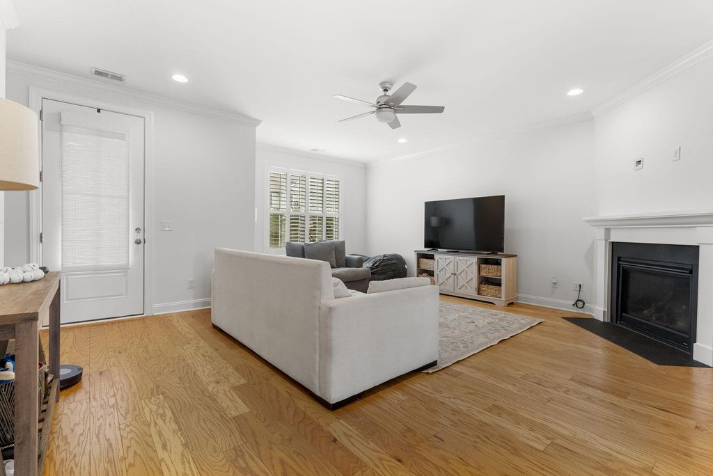 Photo of 1624 Prince Edward Street, Mount Pleasant, SC 29466 (MLS # 26006344)