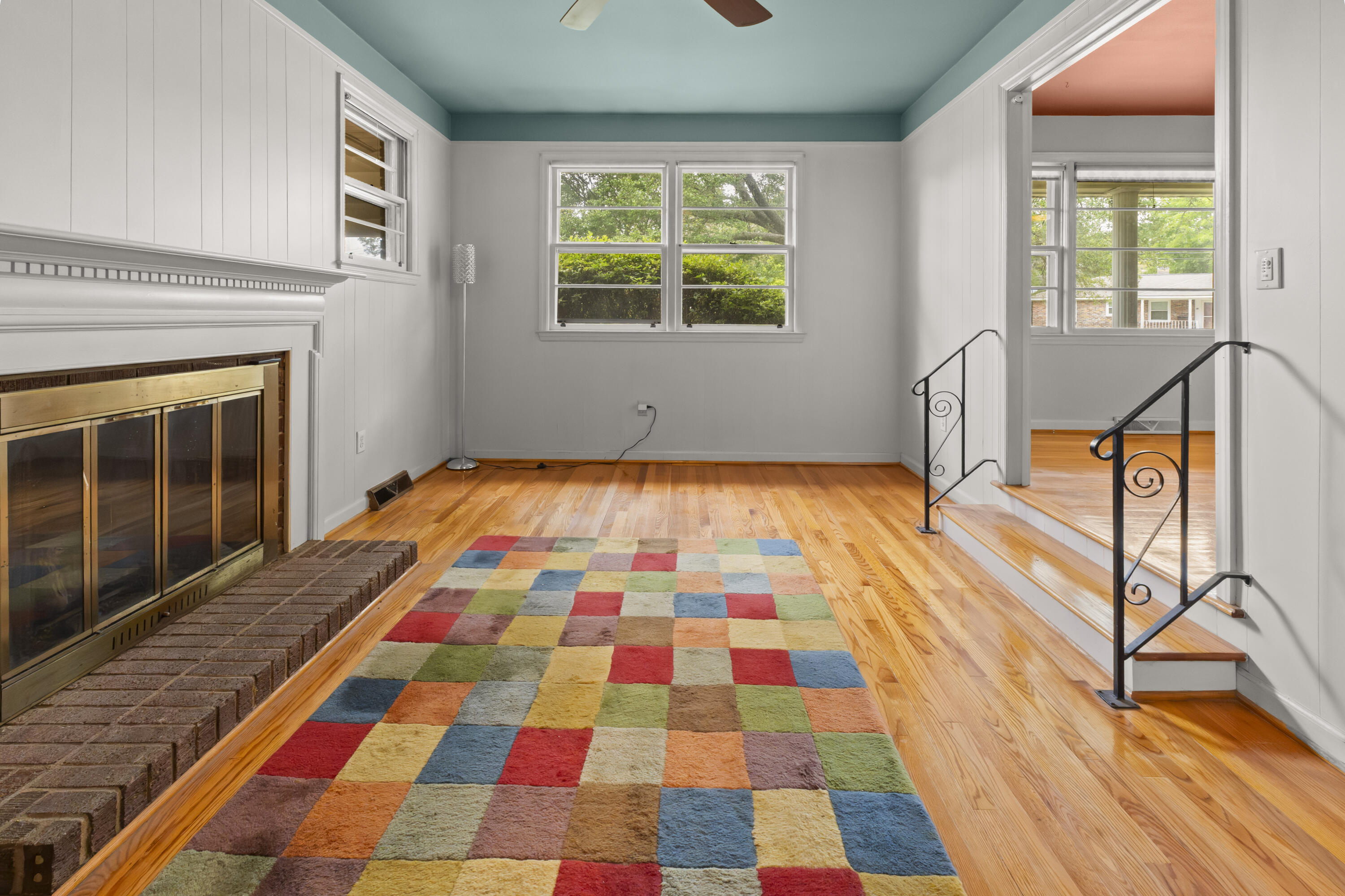1409 Kentwood Circle