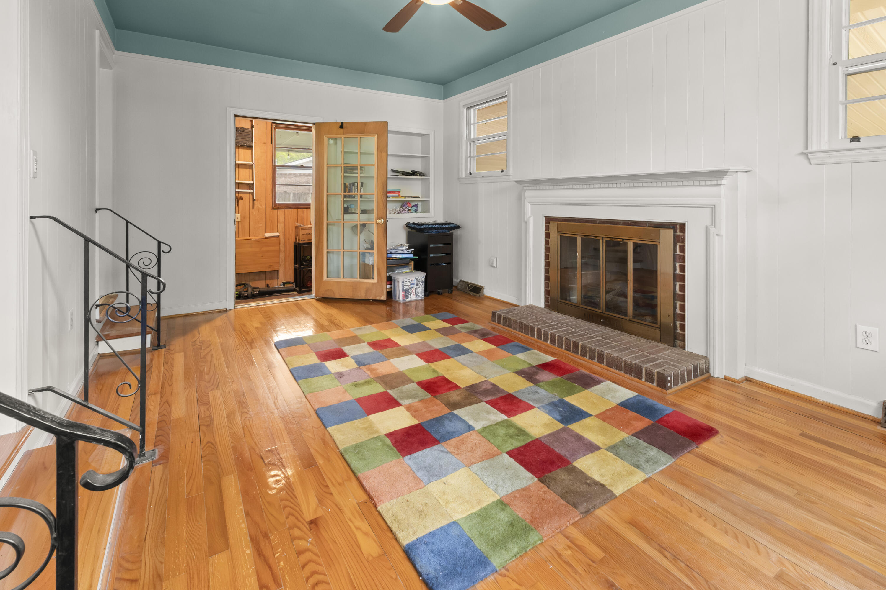 1409 Kentwood Circle