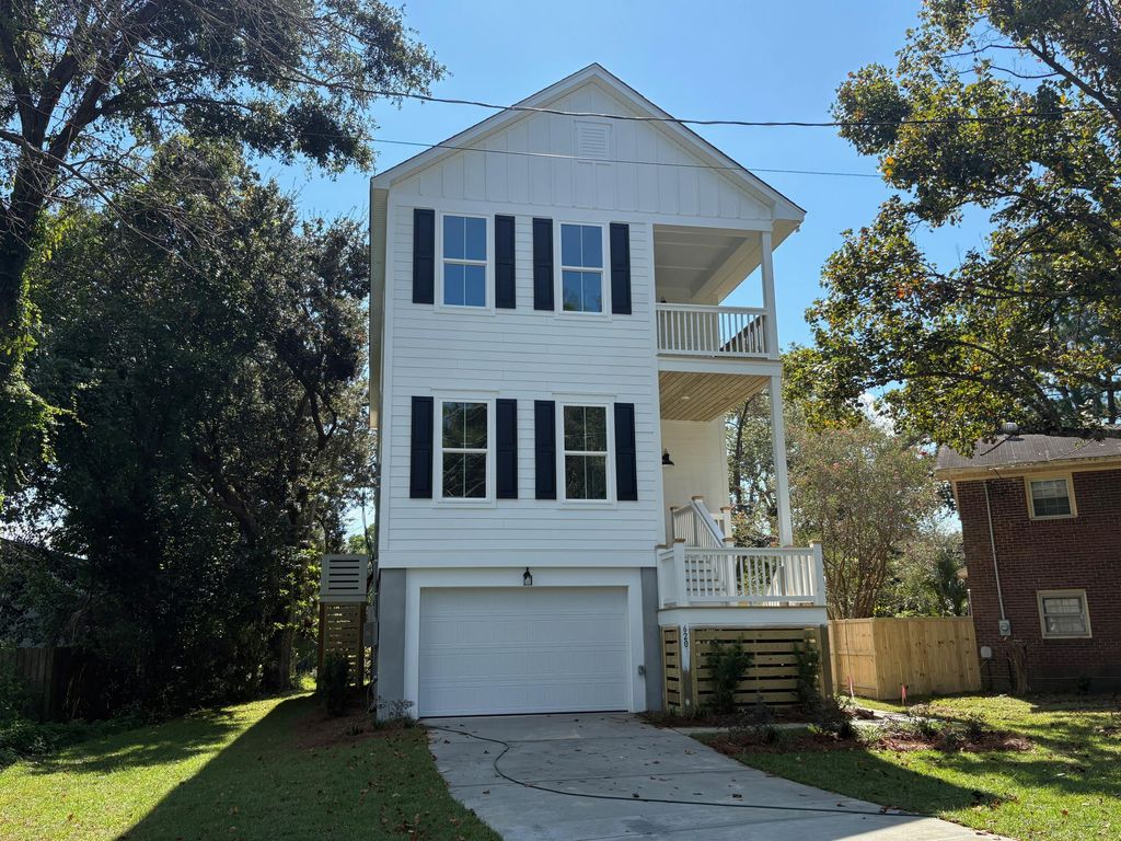 Photo of 620 N Shore Drive, Charleston, SC 29412 (MLS # 25026360)