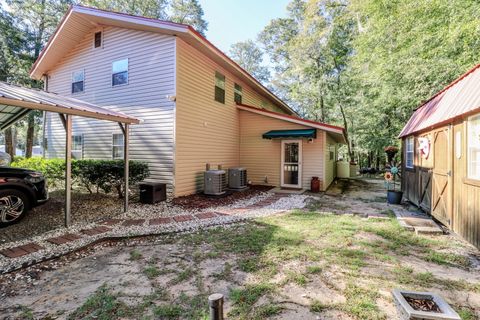 A home in Summerton