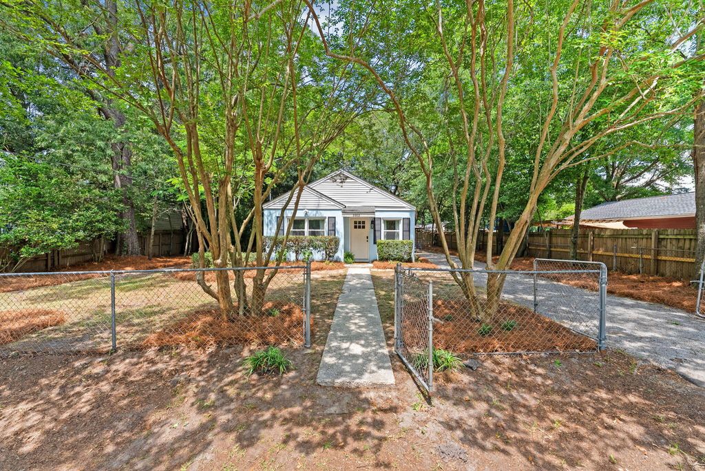 Photo of 5902 Sedgefield Drive, Hanahan, SC 29410 (MLS # 26013236)