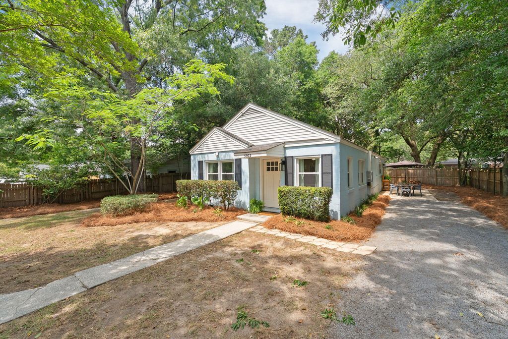 Photo of 5902 Sedgefield Drive, Hanahan, SC 29410 (MLS # 26013236)