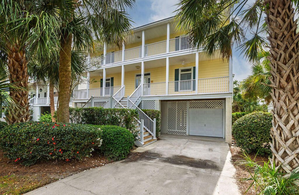 Photo of 6 Morgan Place Drive, Isle of Palms, SC 29451 (MLS # 25029533)