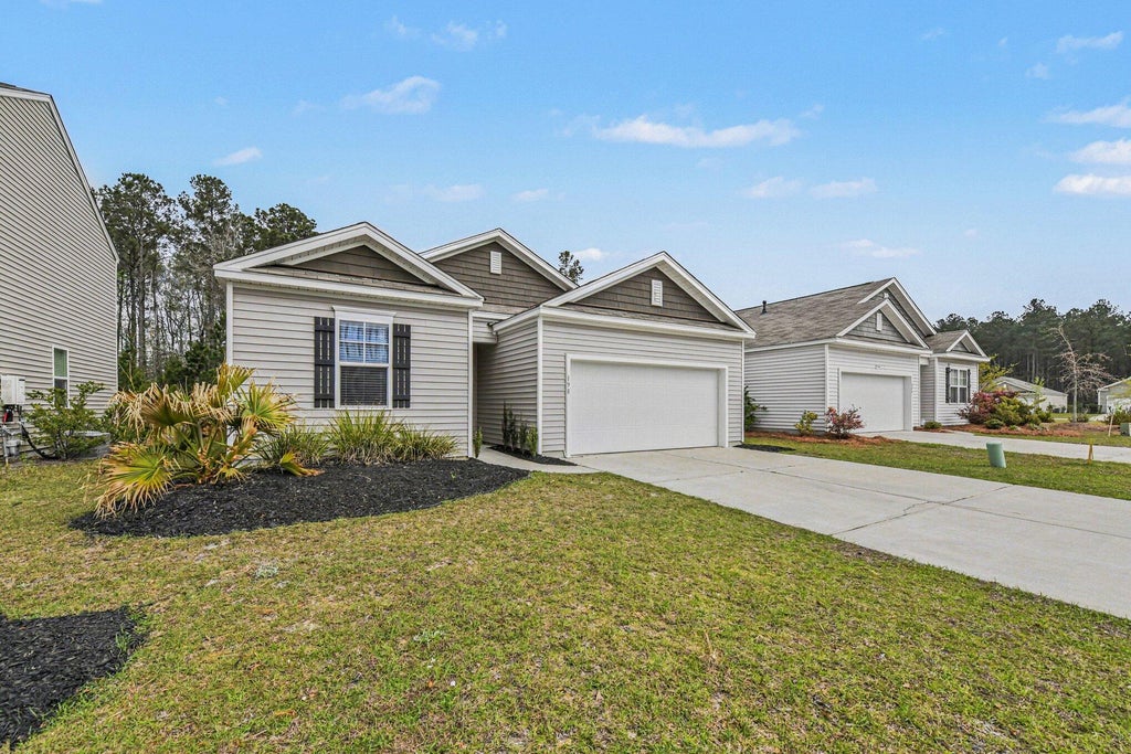 Photo of 198 Greenwich Drive, Summerville, SC 29486 (MLS # 26027036)