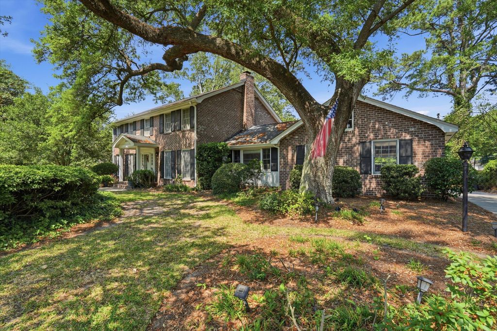 Photo of 34 Sussex Road, Charleston, SC 29407 (MLS # 26012016)