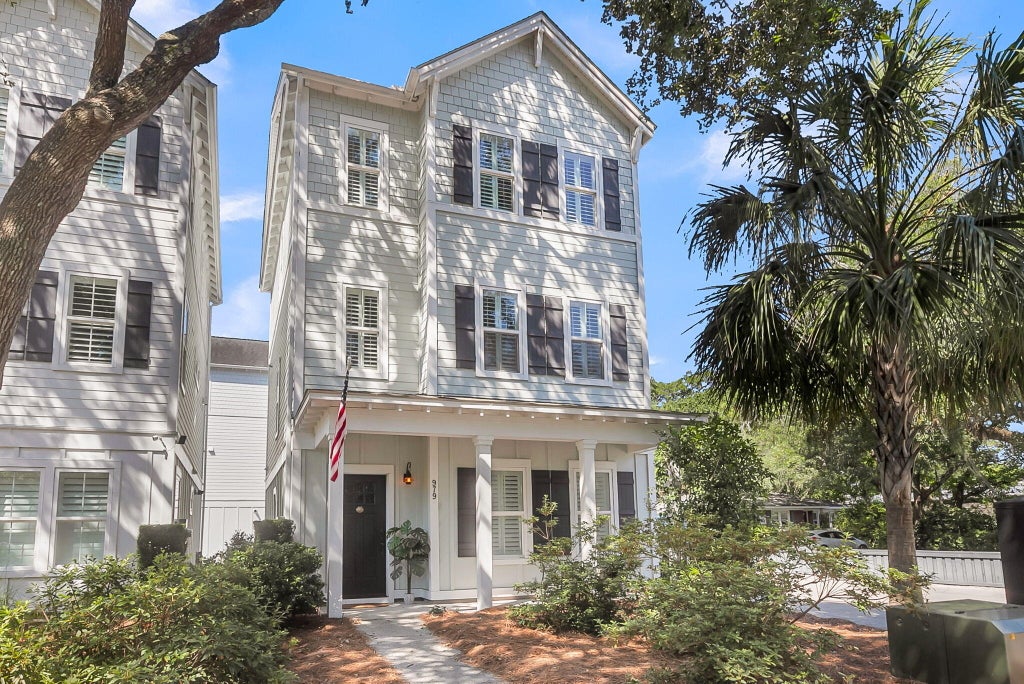 Photo of 979 Warrick Oaks Lane, Mount Pleasant, SC 29464 (MLS # 26025960)