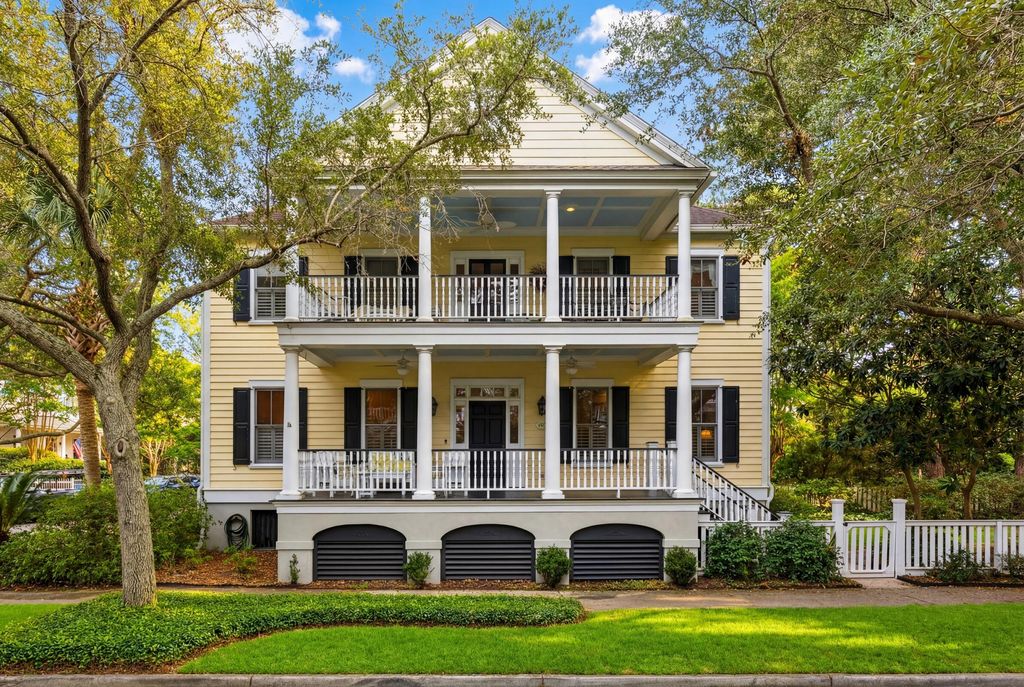 Photo of 55 Eastlake Road, Mount Pleasant, SC 29464 (MLS # 26003973)