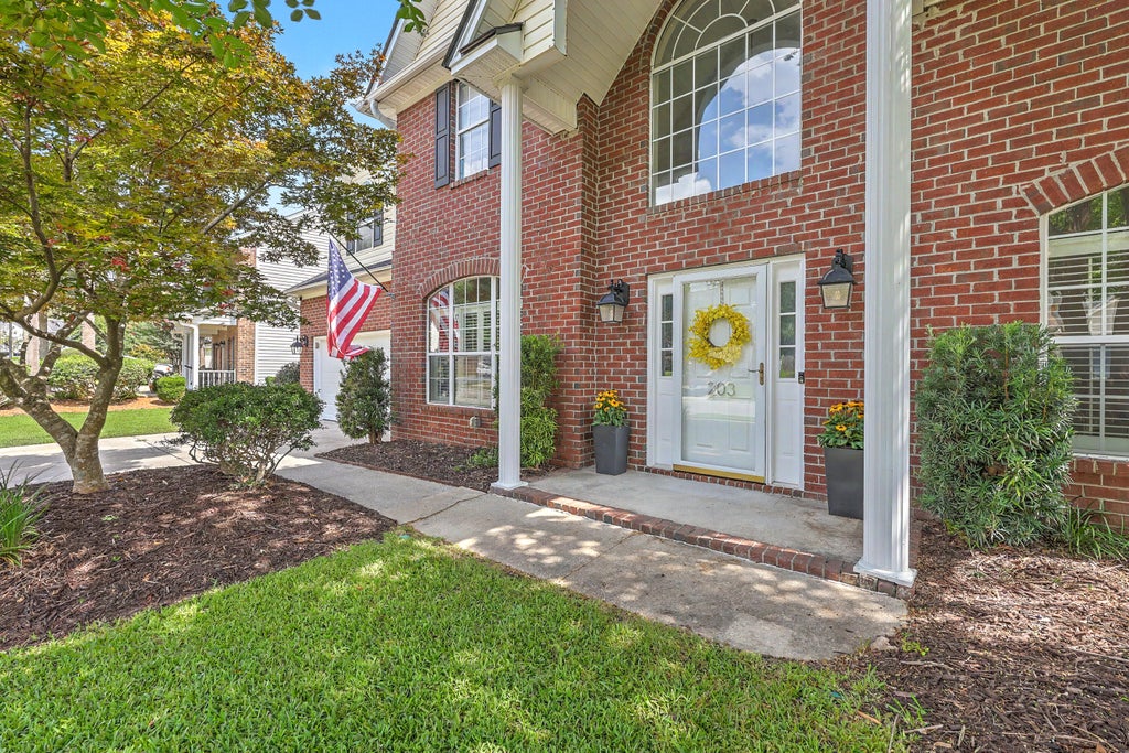 Photo of 203 N Pembroke Drive, Goose Creek, SC 29445 (MLS # 26021170)