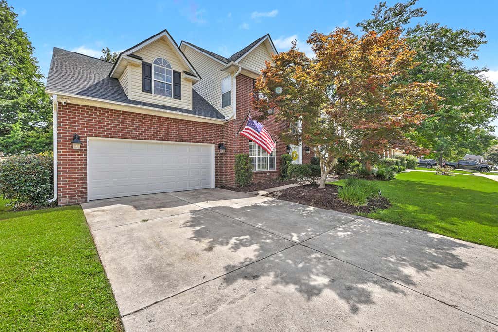 Photo of 203 N Pembroke Drive, Goose Creek, SC 29445 (MLS # 26021170)