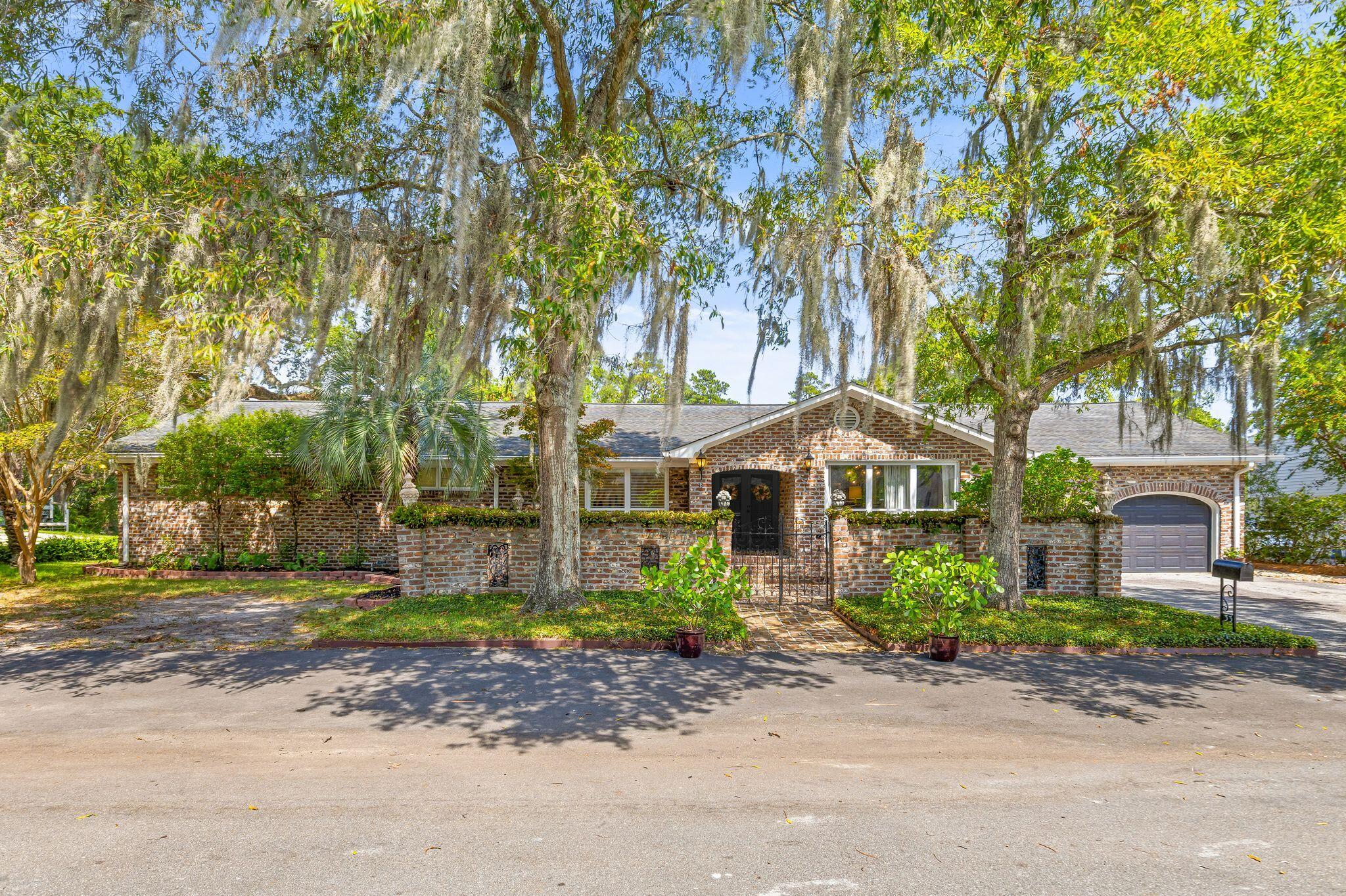 33 Town Creek Drive