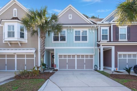 Photo of 2008 Kings Gate Lane, Mount Pleasant, SC 29466 (MLS # 26000595)