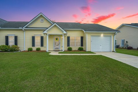 Photo of 218 Dupont Way, Summerville, SC 29485 (MLS # 26007090)