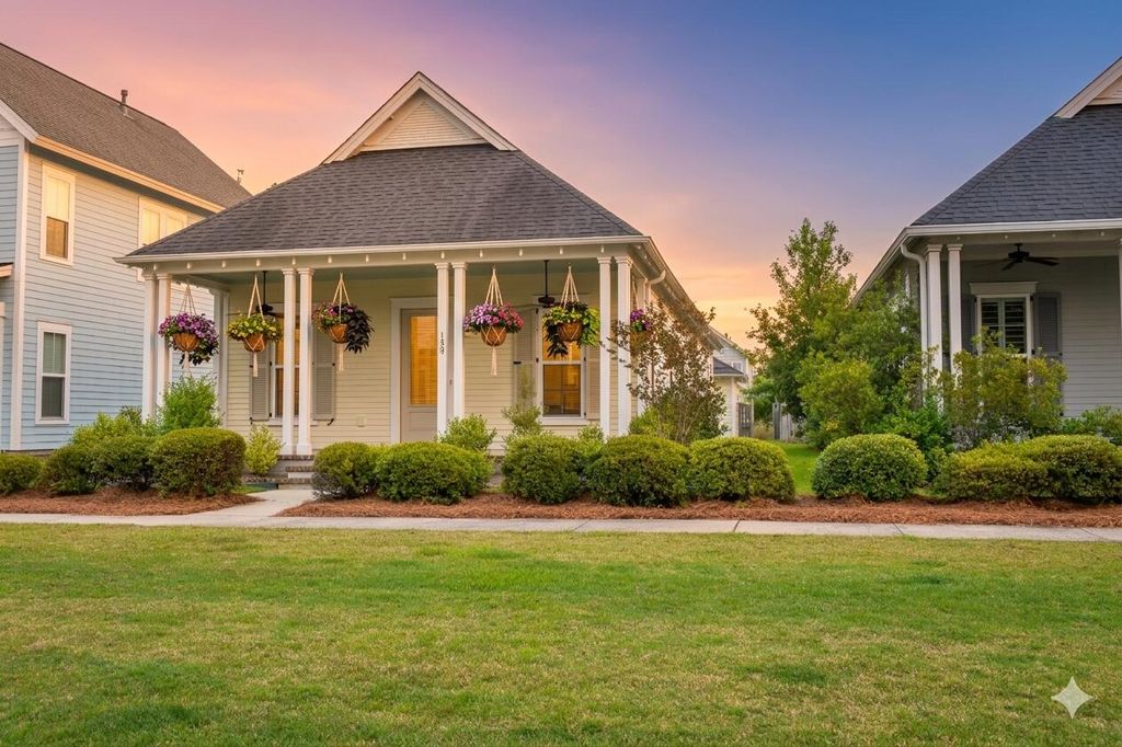 Photo of 139 Clear Bend Lane, Summerville, SC 29486 (MLS # 26014034)