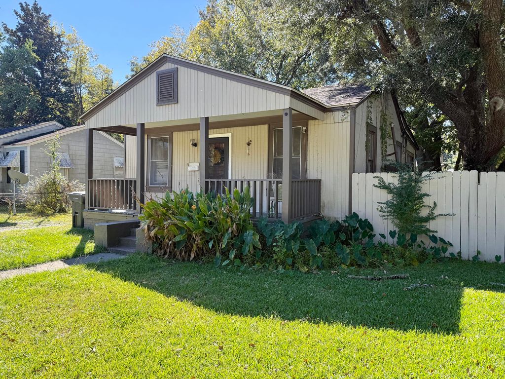 Photo of 2735 Constitution Avenue, North Charleston, SC 29405 (MLS # 25029340)