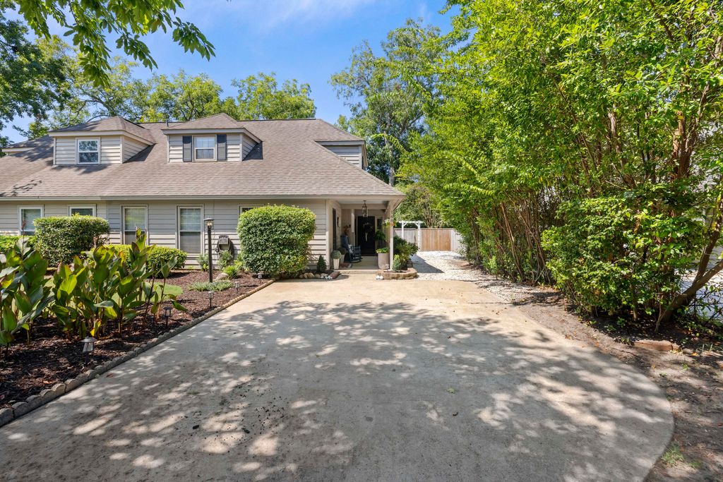 Photo of 1489 Kinloch Lane, Mount Pleasant, SC 29464 (MLS # 25029522)