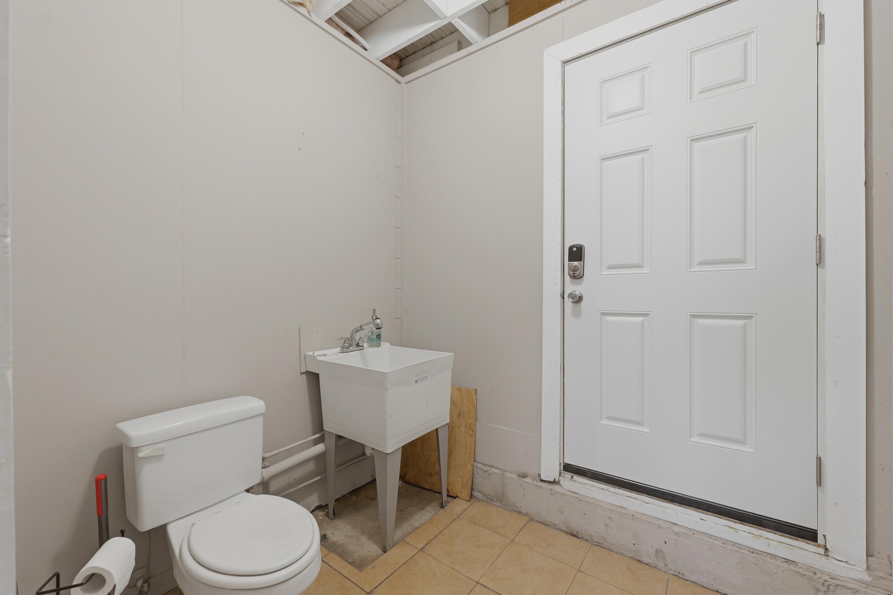 206 Clifton St, Summerville, SC, 29483, USA, 4 Bedrooms Bedrooms, ,5 BathroomsBathrooms,Residential,Active,206 Clifton St,26017773