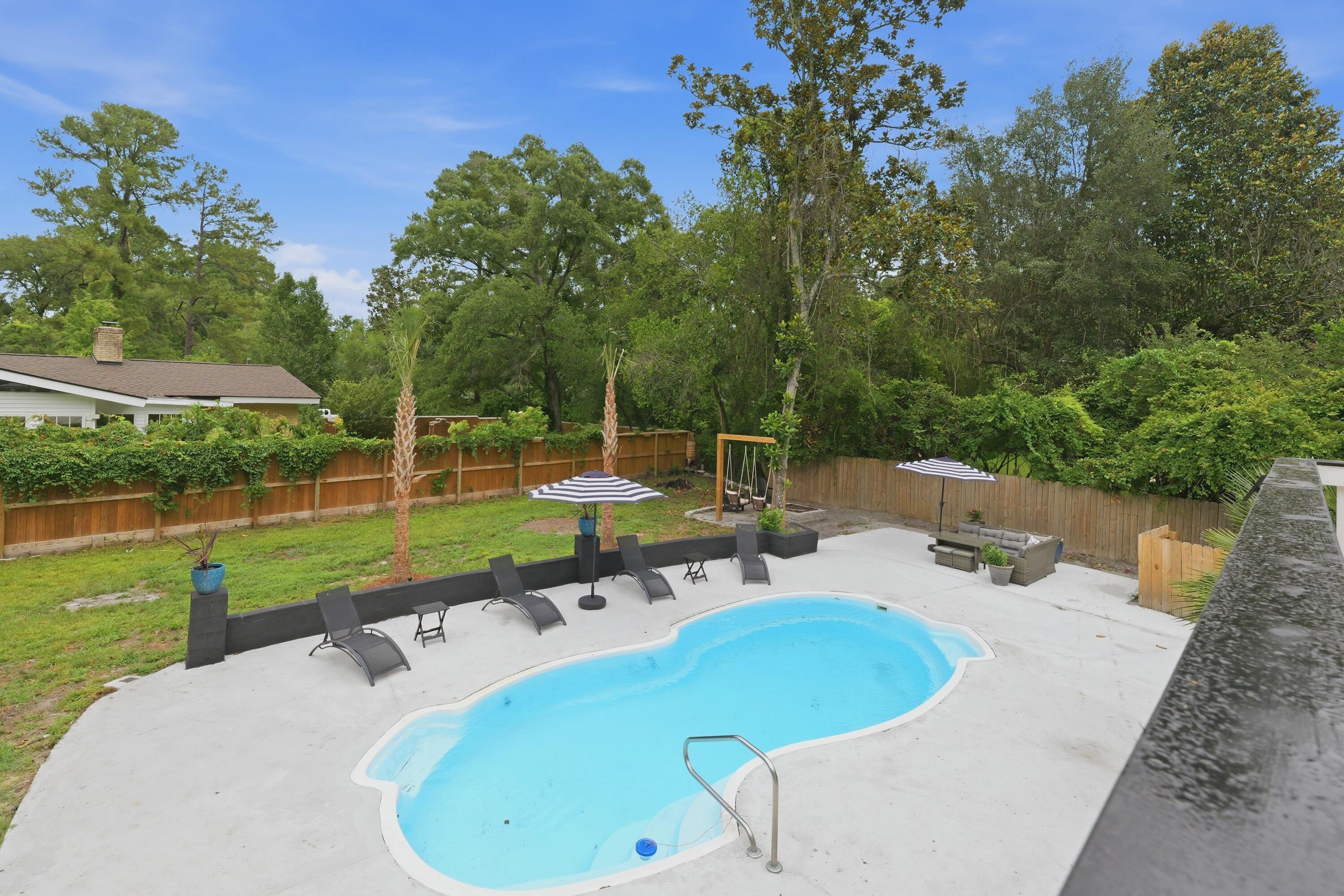 206 Clifton St, Summerville, SC, 29483, USA, 4 Bedrooms Bedrooms, ,5 BathroomsBathrooms,Residential,Active,206 Clifton St,26017773
