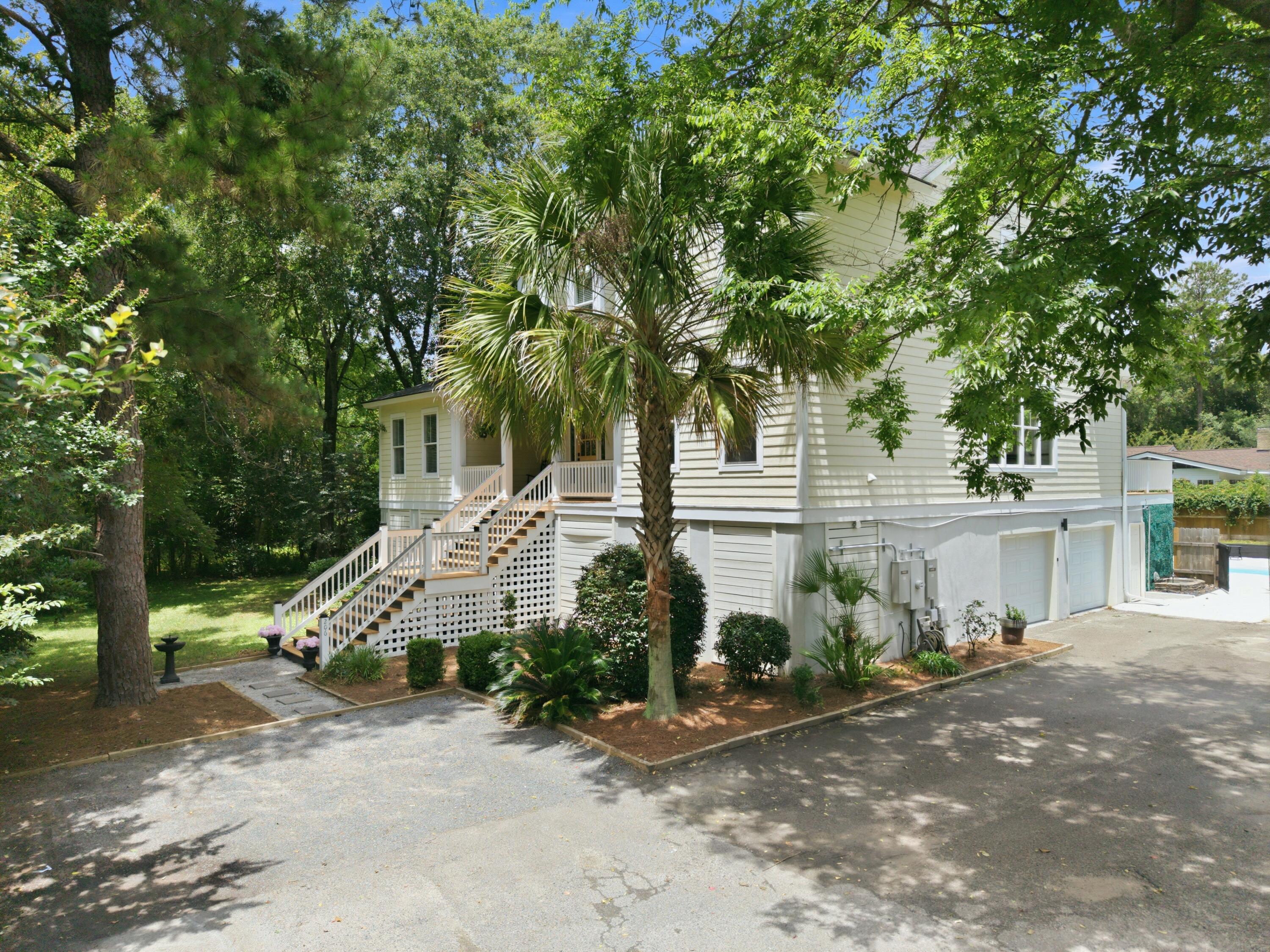 206 Clifton St, Summerville, SC, 29483, USA, 4 Bedrooms Bedrooms, ,5 BathroomsBathrooms,Residential,Active,206 Clifton St,26017773