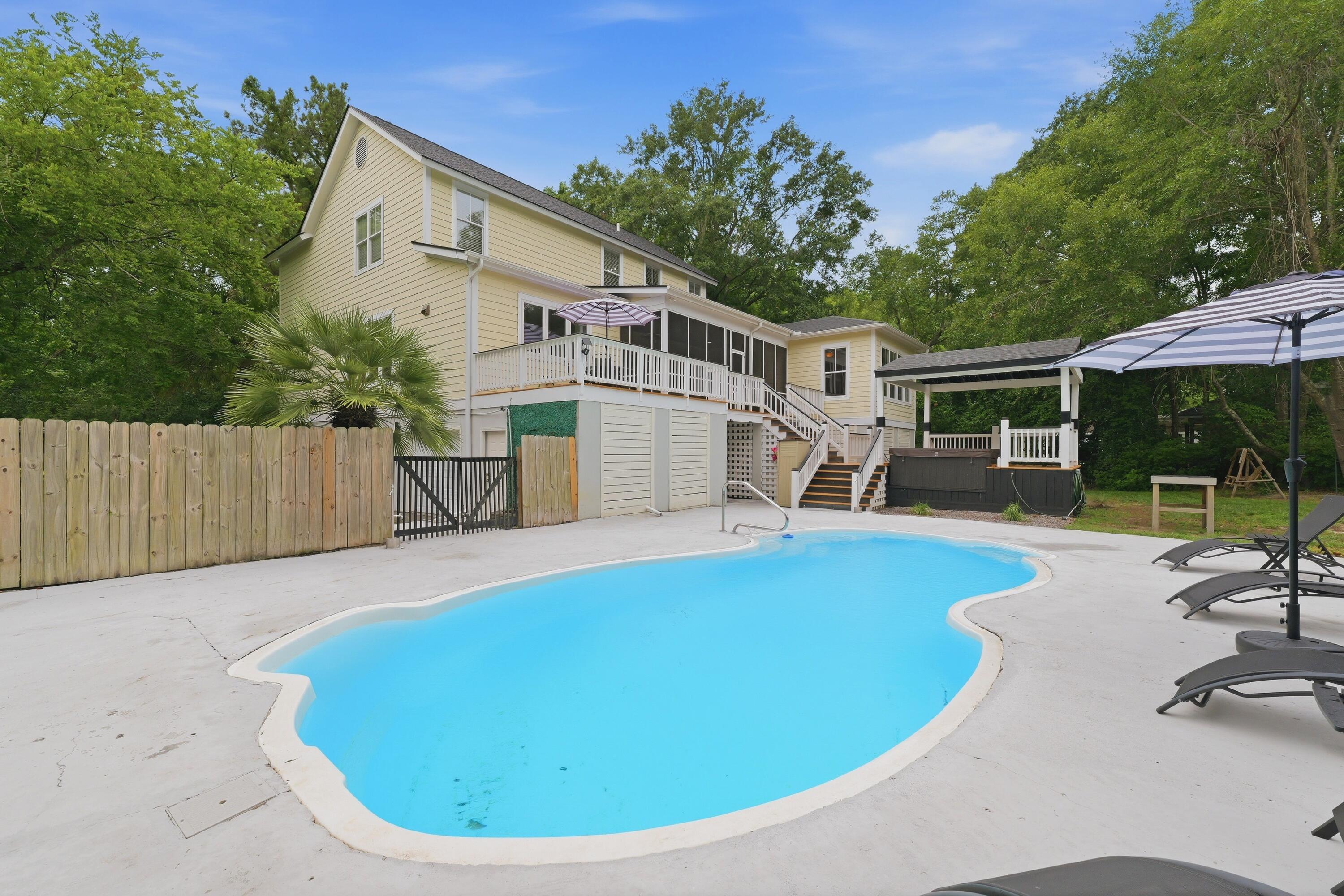 206 Clifton St, Summerville, SC, 29483, USA, 4 Bedrooms Bedrooms, ,5 BathroomsBathrooms,Residential,Active,206 Clifton St,26017773