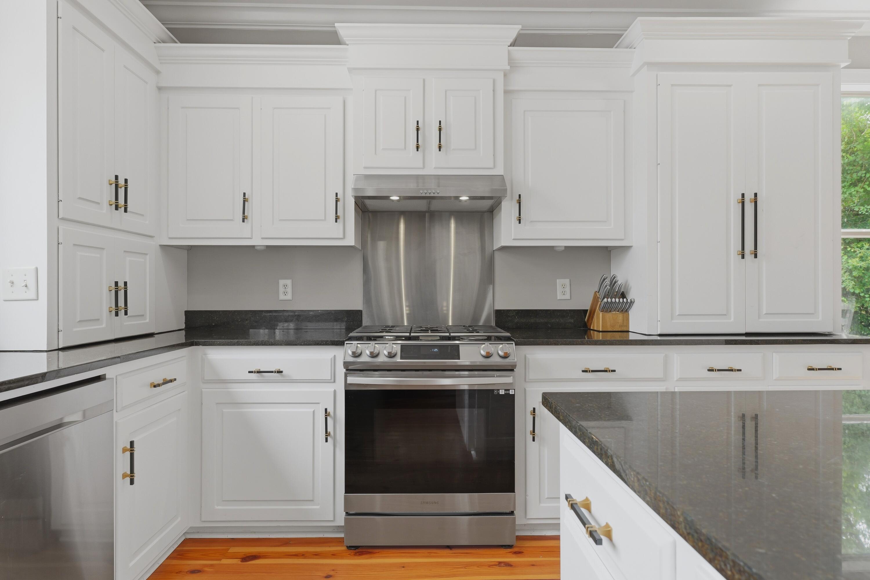 206 Clifton St, Summerville, SC, 29483, USA, 4 Bedrooms Bedrooms, ,5 BathroomsBathrooms,Residential,Active,206 Clifton St,26017773