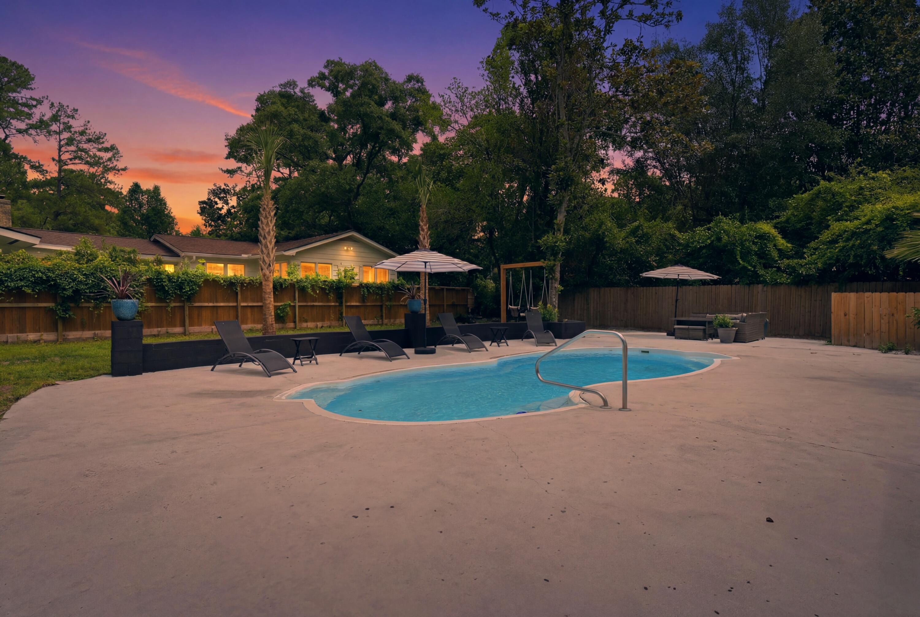 206 Clifton St, Summerville, SC, 29483, USA, 4 Bedrooms Bedrooms, ,5 BathroomsBathrooms,Residential,Active,206 Clifton St,26017773