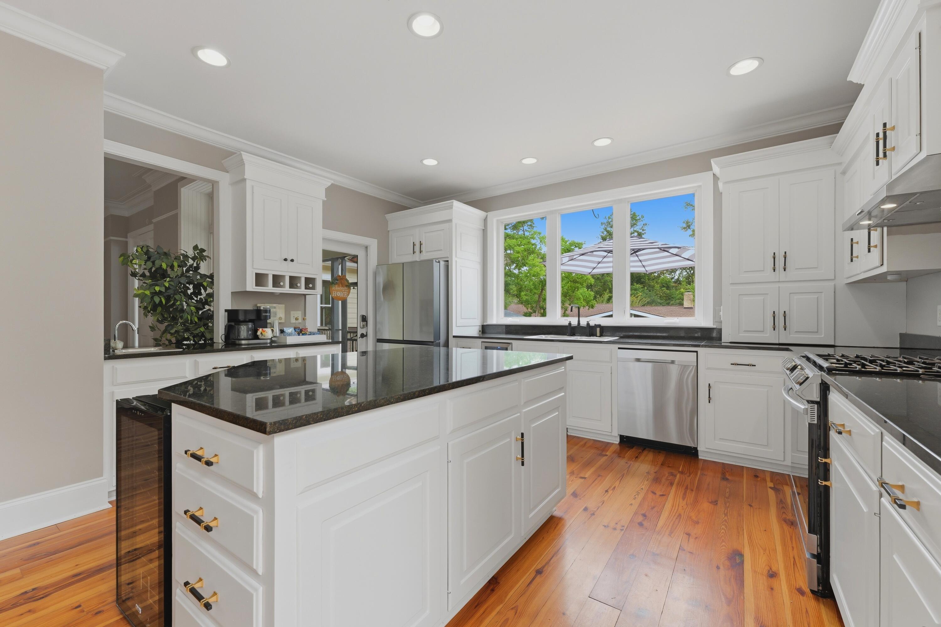 206 Clifton St, Summerville, SC, 29483, USA, 4 Bedrooms Bedrooms, ,5 BathroomsBathrooms,Residential,Active,206 Clifton St,26017773