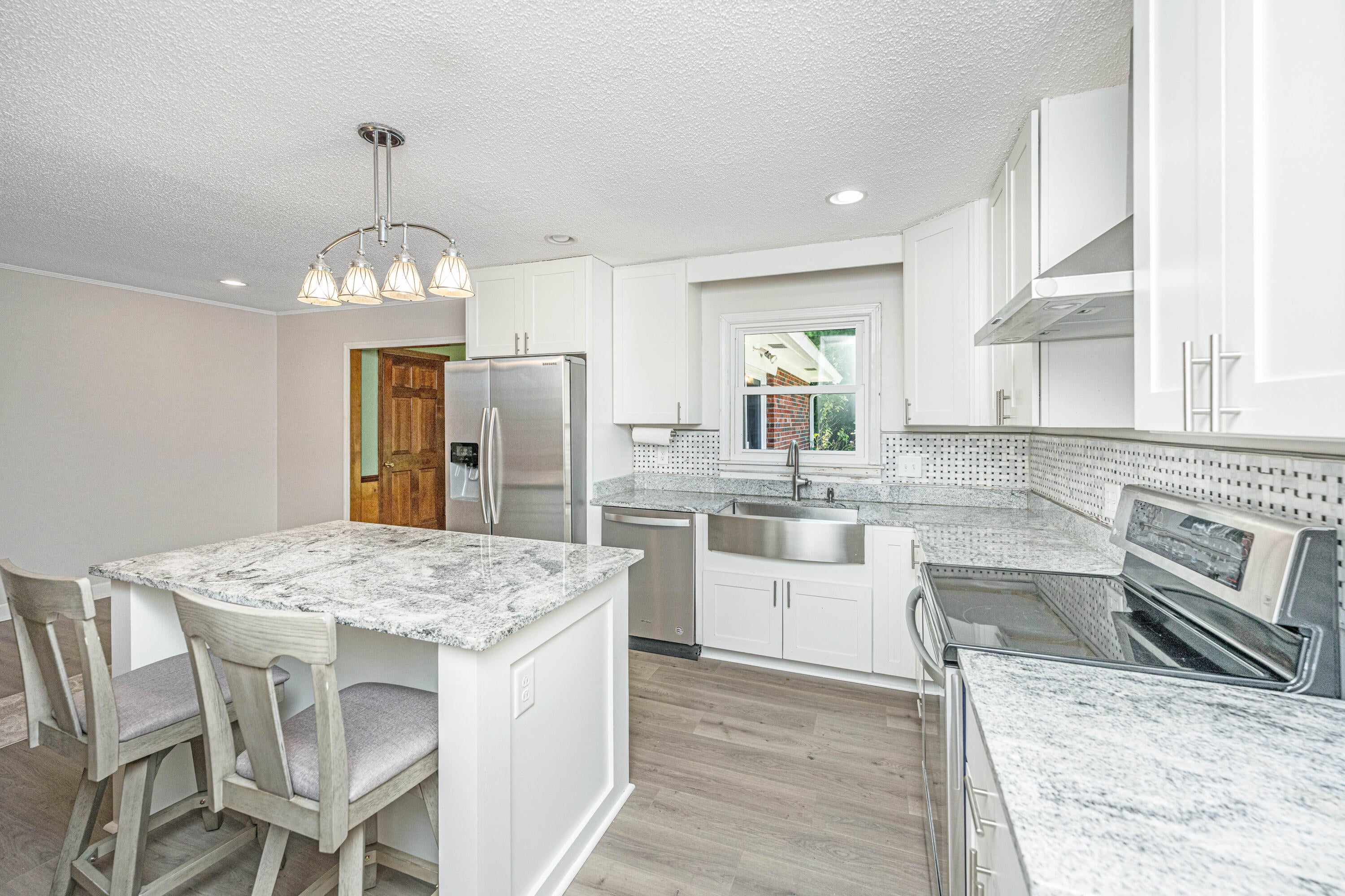 1259 Robin Road