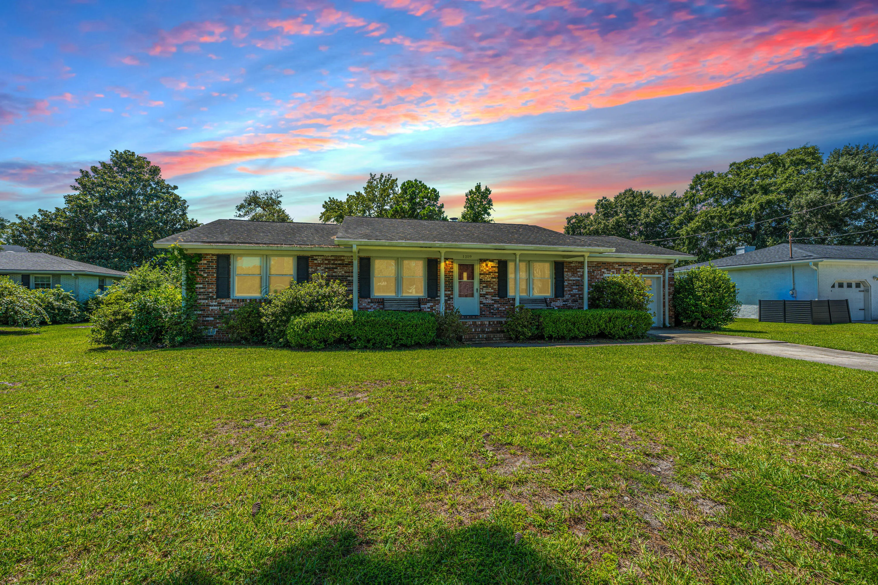 1259 Robin Road