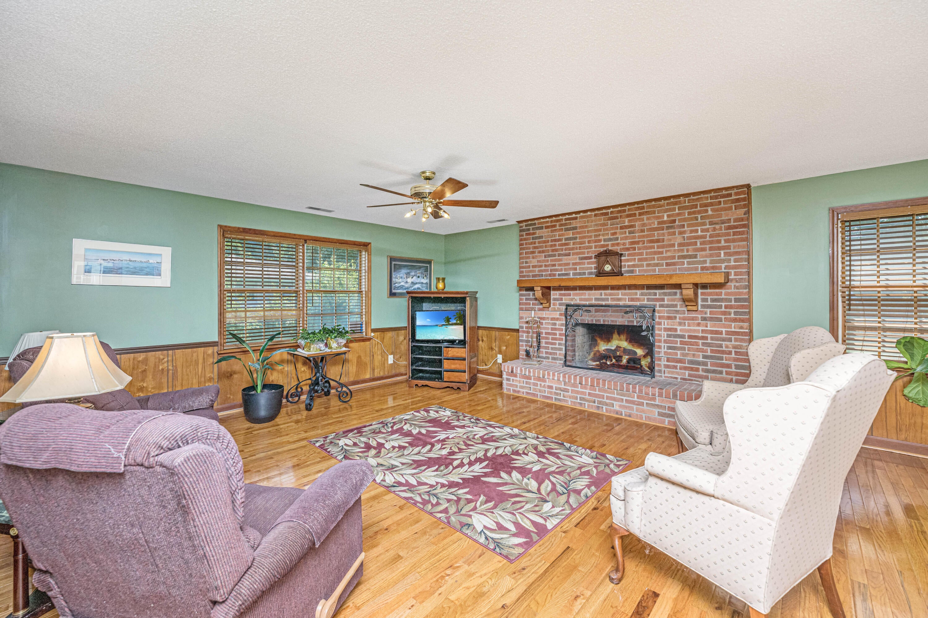 1259 Robin Road