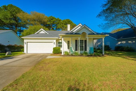 Photo of 475 Old Carolina Court, Mount Pleasant, SC 29464 (MLS # 25029725)