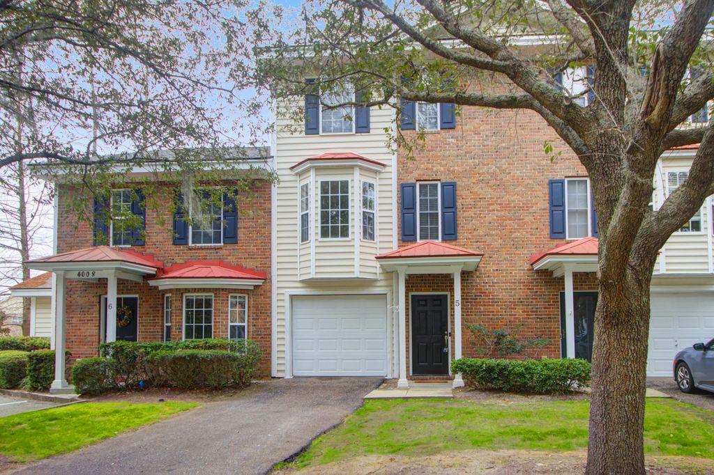 Photo of 4008 Radcliffe Place Drive #M-5, Charleston, SC 29414 (MLS # 26004257)