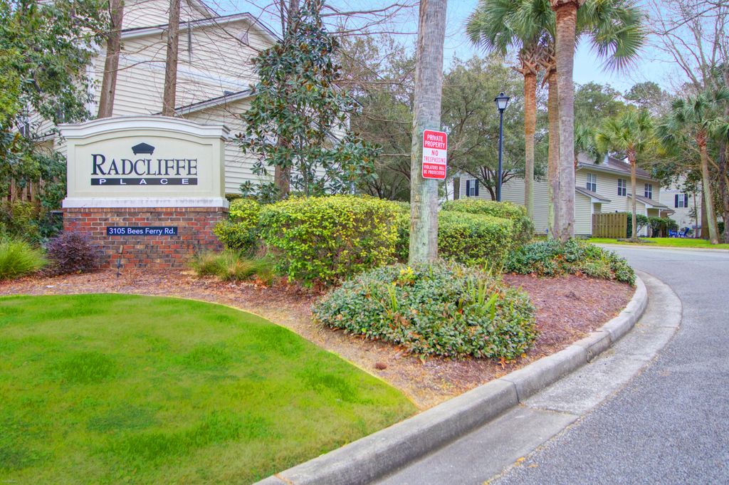 Photo of 4008 Radcliffe Place Drive #M-5, Charleston, SC 29414 (MLS # 26004257)