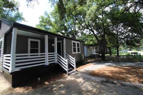 A home in North Charleston