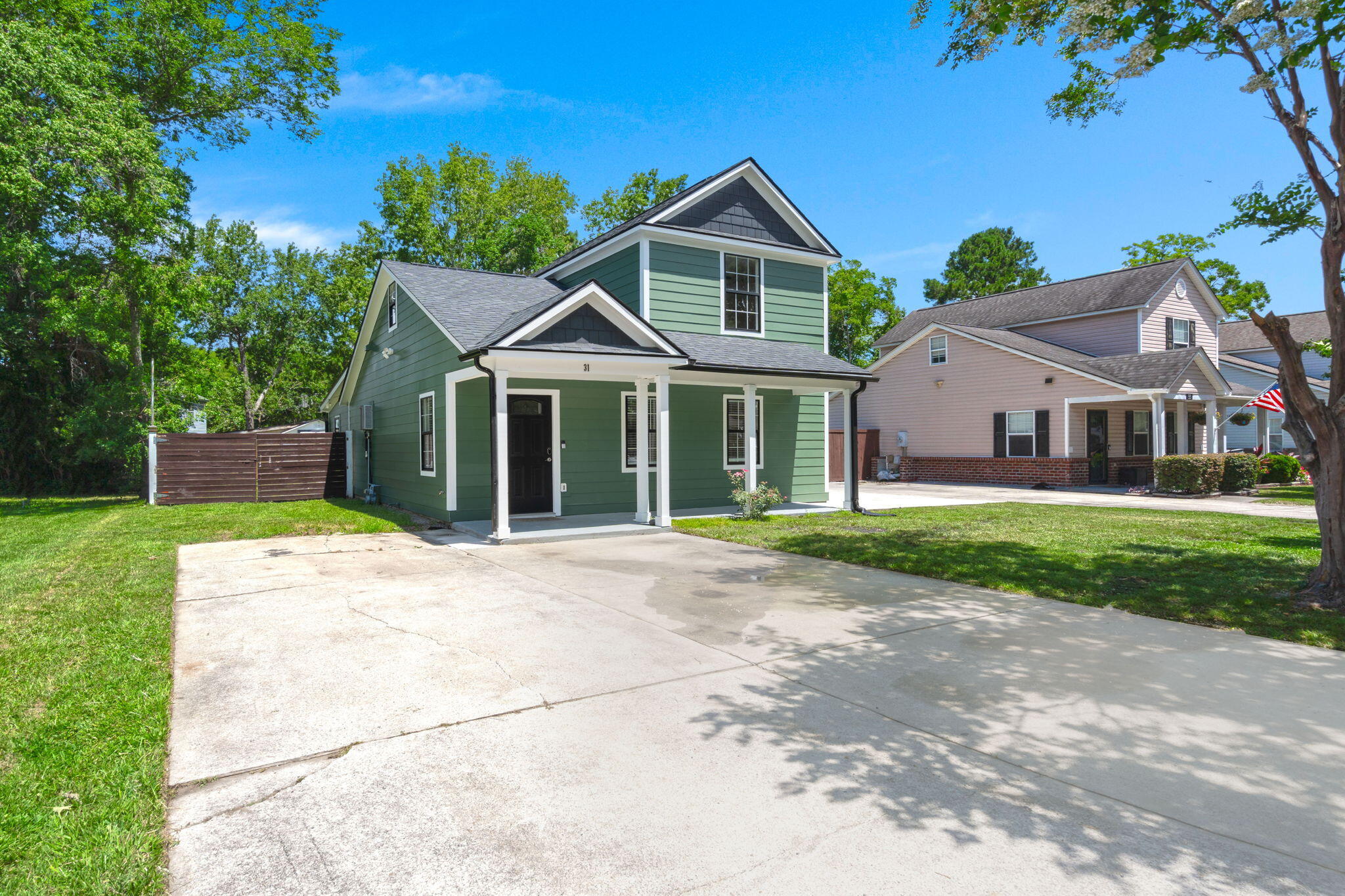 31 Woodleaf Court