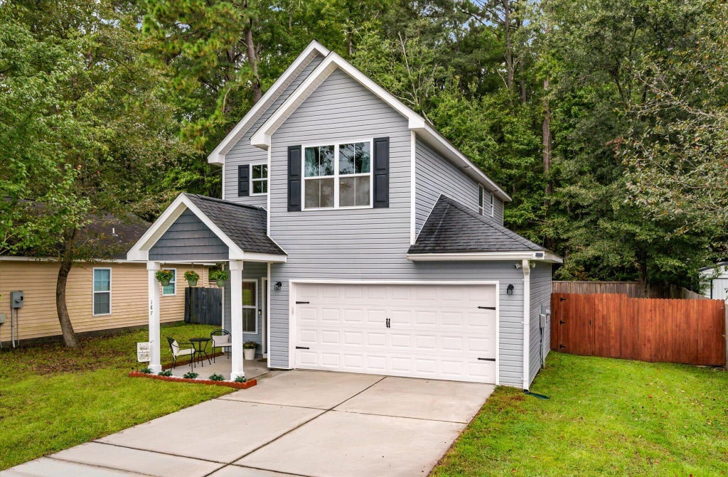 Photo of 187 W Pine Street, Summerville, SC 29485 (MLS # 26026658)